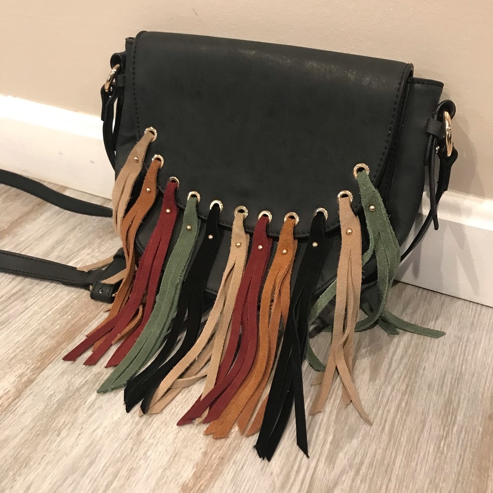 Dolce vita bohemian tassel shoulder bag